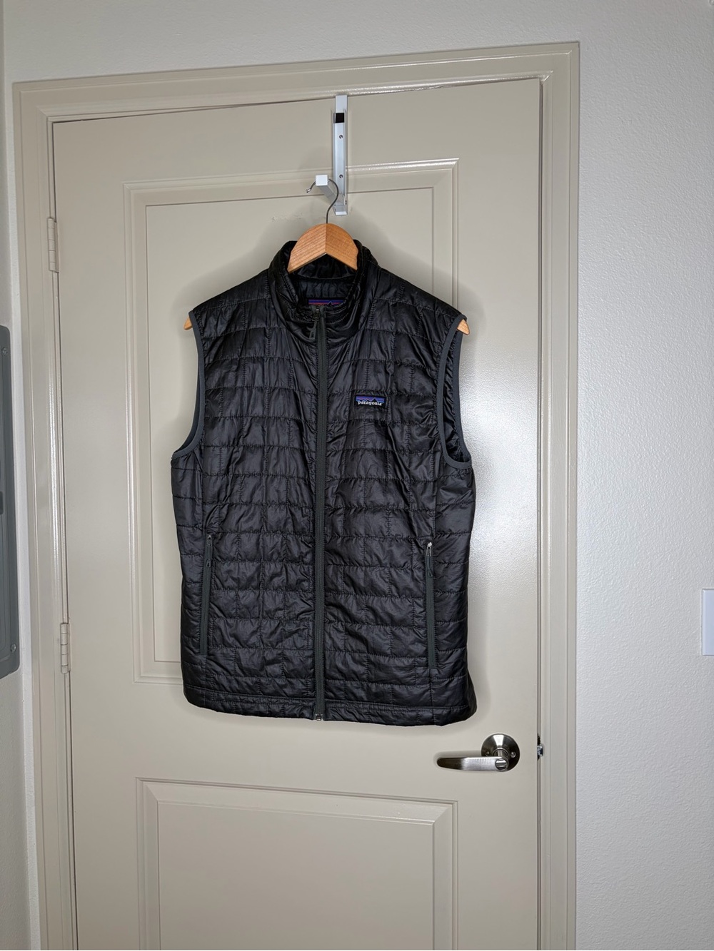 Patagonia Nano Puff Vest Color Black Men’s Size Medium STY 84241